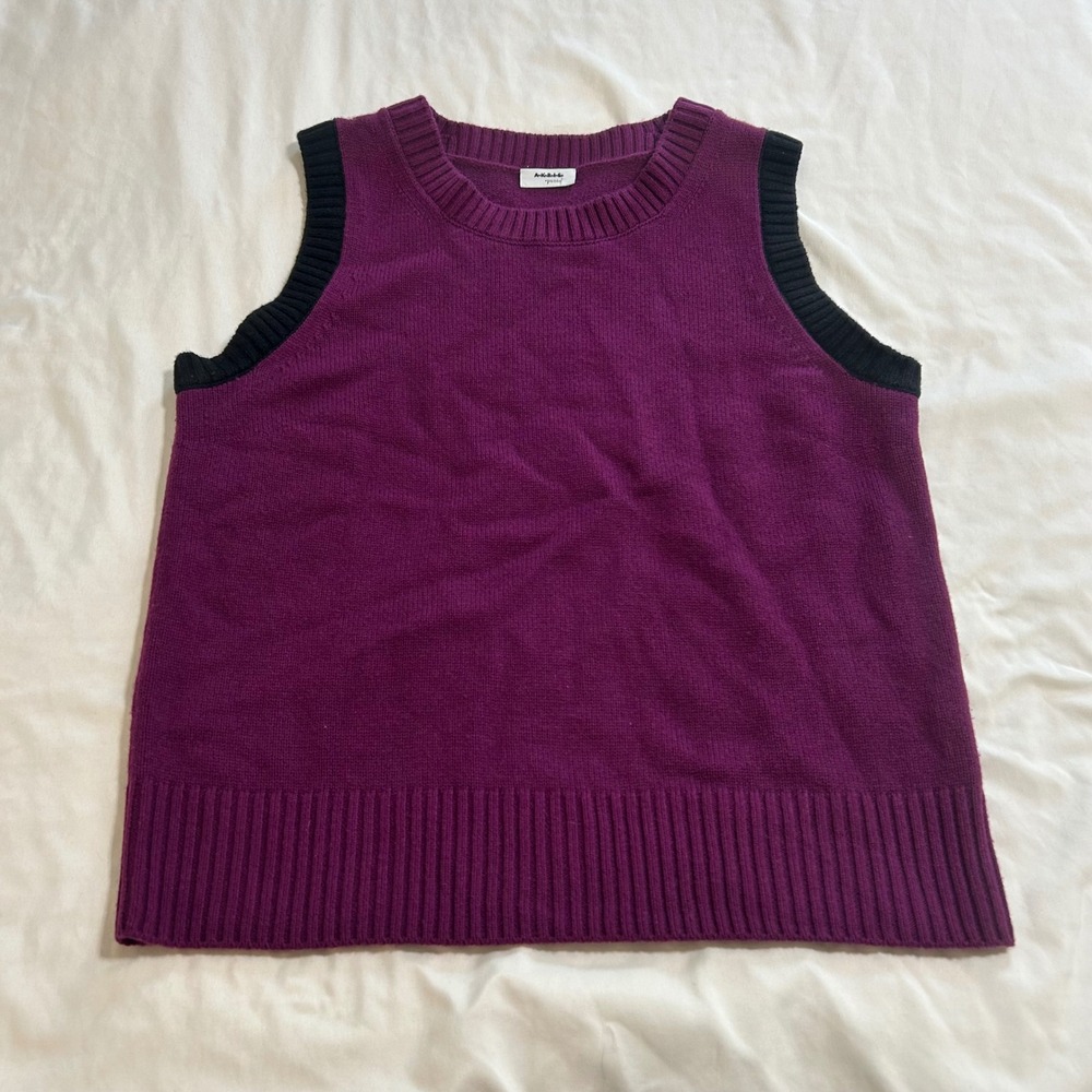 Akris Punto Wool‎ Cashmere Sweater Vest Plum Purple Black Trim Sleeveless Knit